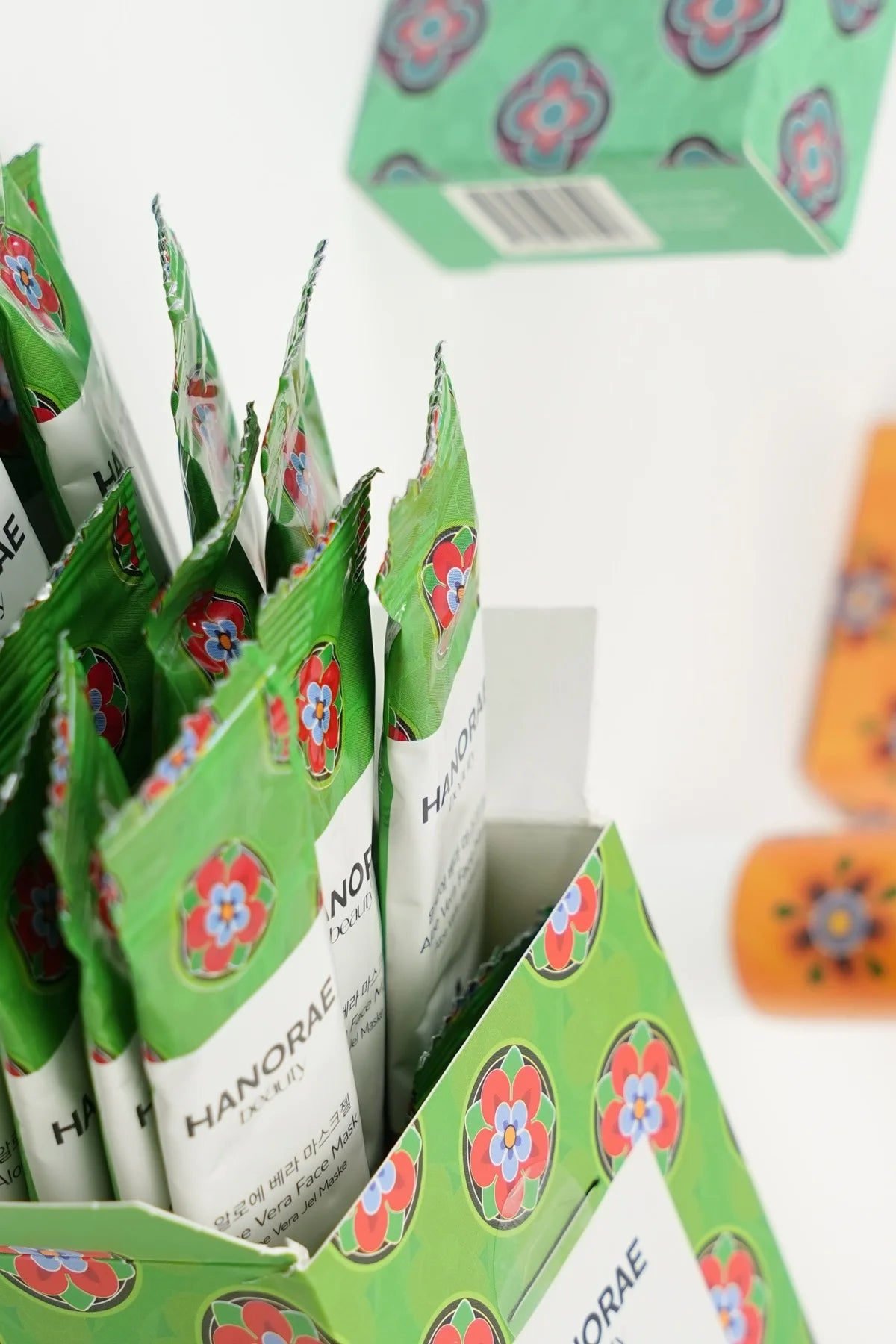 Hanorae Aloe Vera Face Mask still life